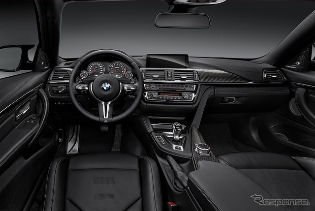 BMW・M4クーペ