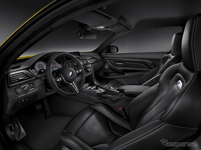 BMW・M4クーペ