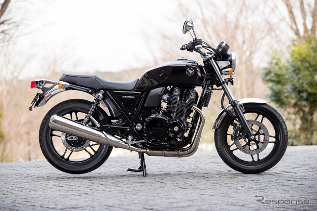 ホンダ CB1100 ブラックスタイル