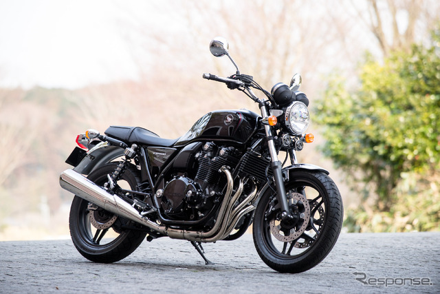 ホンダ・CB1100 ブラックスタイル