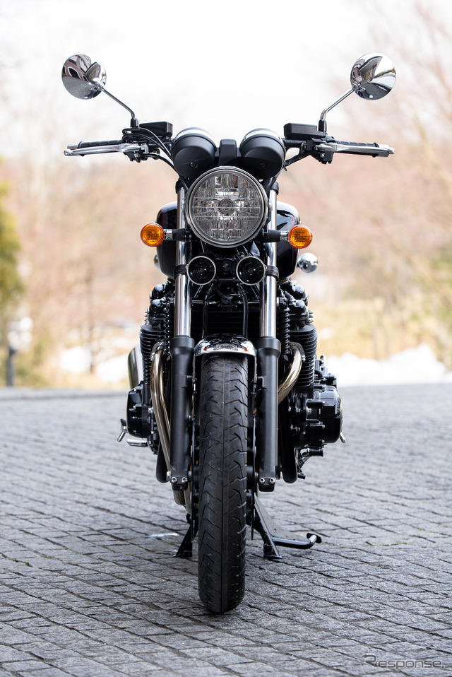 ホンダ・CB1100 ブラックスタイル