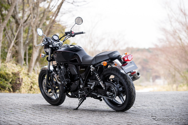 ホンダ・CB1100 ブラックスタイル