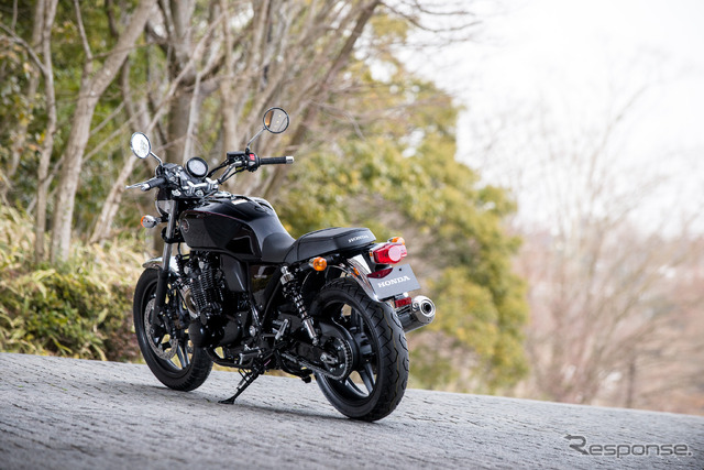 ホンダ・CB1100 ブラックスタイル