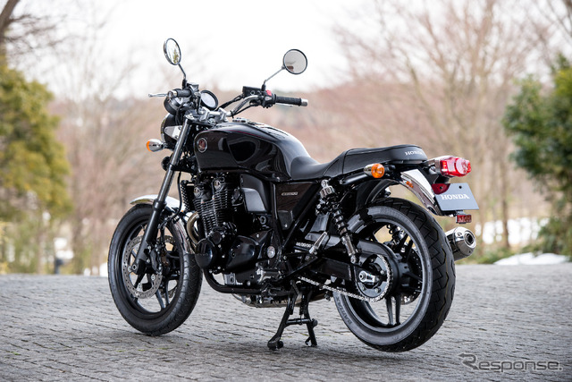 ホンダ・CB1100 ブラックスタイル