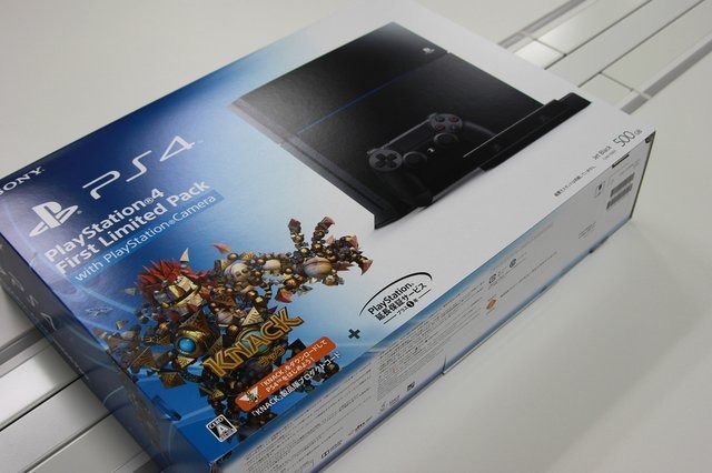 【PS4発売特集】日本版PS4を開封し、海外版と比較してみた