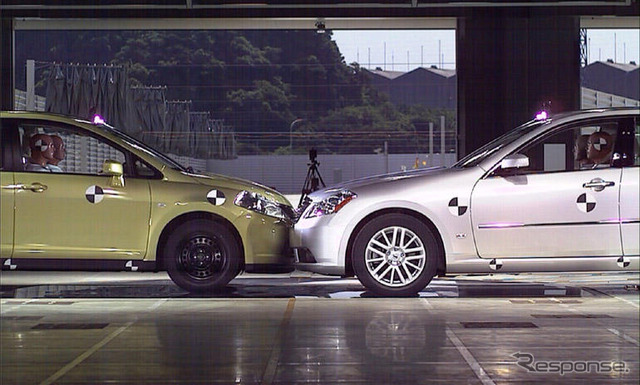 日産が衝突試験場を公開…角度を5度刻み
