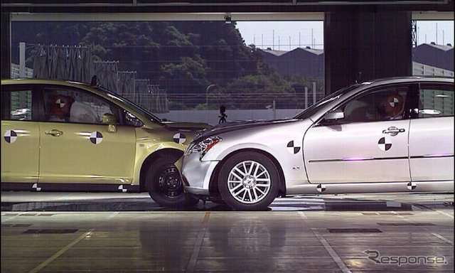 日産が衝突試験場を公開…角度を5度刻み
