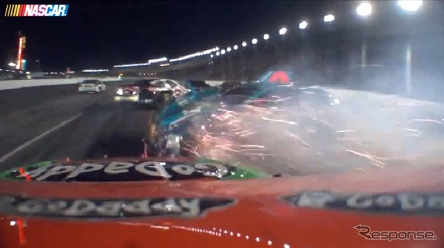 デイトナ500で起こった13台を巻き込むアクシデント(動画キャプチャ)