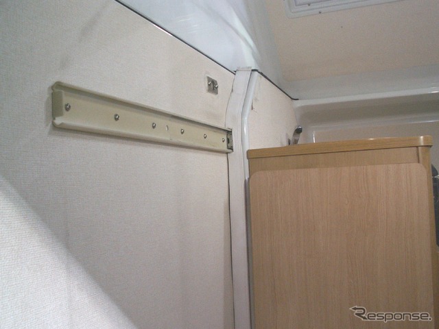 かるキャンロフト 拡張部屋のレール