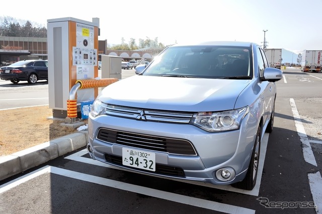 三菱・アウトランダー PHEV