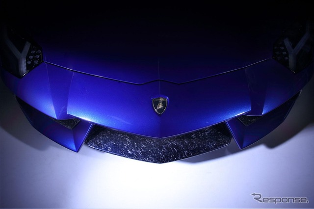 ランボルギーニの新しいAD PERSONAMを施したアヴェンタドール ロードスター