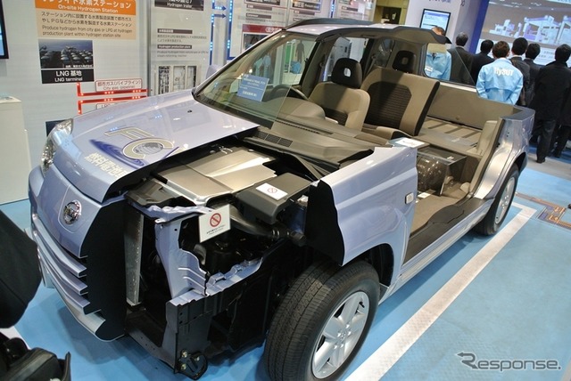 「日産　X-TRAIL FCV」