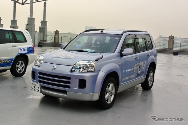 「日産 X-TRAIL FCV」