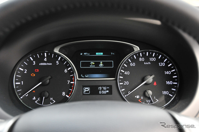 【日産 ティアナ 試乗】ホッとする瞬間を与えてくれる落ち着いた空気感…諸星陽一