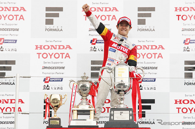 昨年のSF最終戦で、山本尚貴は第1レース優勝、第2レース3位。シリーズチャンピオン獲得を達成した。写真:MOBILITY LAND