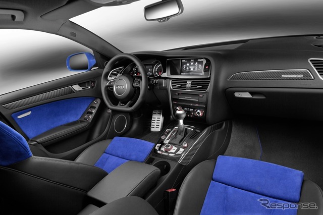 アウディ RS4 アバント・ノガーロ・セレクション