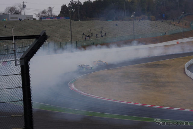 同乗者だけでなくスタジアムのファンも大いに盛り上がったD1エクスペリエンス。