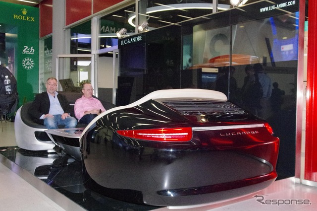 LUC & ANDRE社のポルシェ911型ソファ「ナイン・イレブン」(ジュネーブモーターショー14)