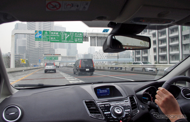 首都高での計測。平日ながら渋滞は少なめ