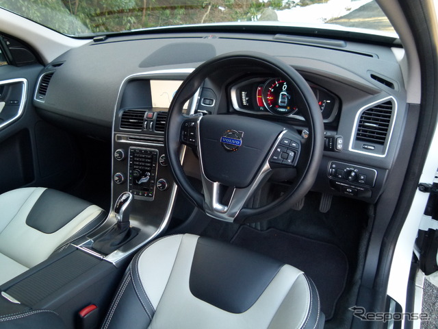 ボルボXC60 T5 SE