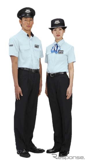 新しい制服の夏服。「クールビズの長期化」を考慮し、ボタンダウンシャツを採用する。