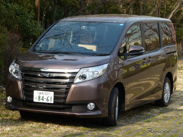 トヨタ・ノア G(7人乗り)