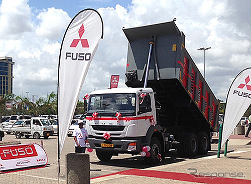 タンザニアで発表した大型トラック「FJ」