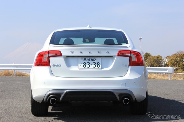 ボルボ S60 T5 R-DESIGN