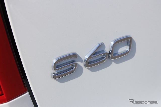 ボルボ S60 T5 R-DESIGN