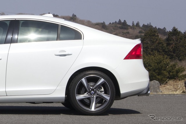 ボルボ S60 T5 R-DESIGN