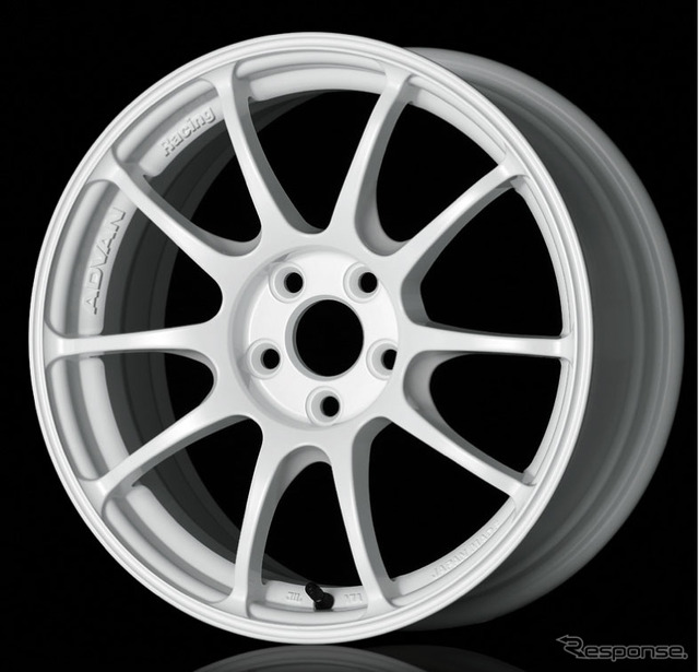 横浜ゴム・ADVAN Racing RZ