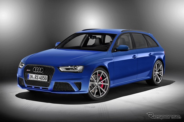 アウディ RS4 アバント・ノガーロ・セレクション