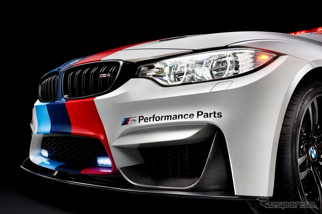 BMW M4 クーペのMoto GPセーフティカー