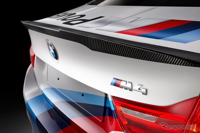 BMW M4 クーペのMoto GPセーフティカー