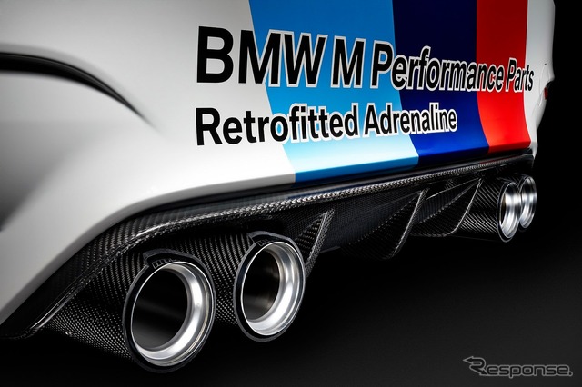 BMW M4 クーペのMoto GPセーフティカー
