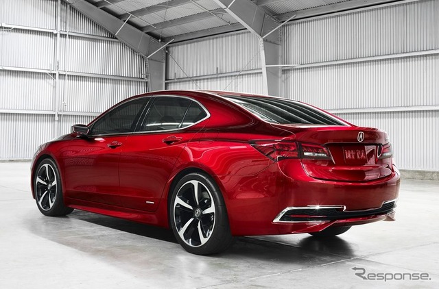 アキュラ TLX のプロトタイプ車