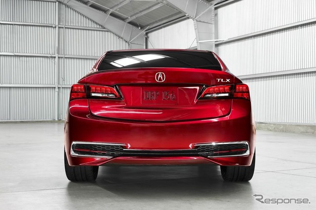 アキュラ TLX のプロトタイプ車