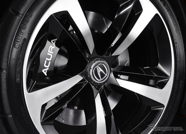 アキュラ TLX のプロトタイプ車