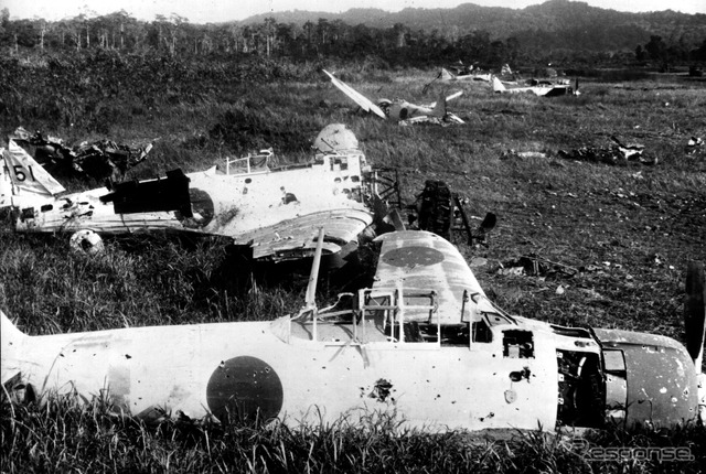 ニューギニアに残され破壊された日本軍機(参考画像)