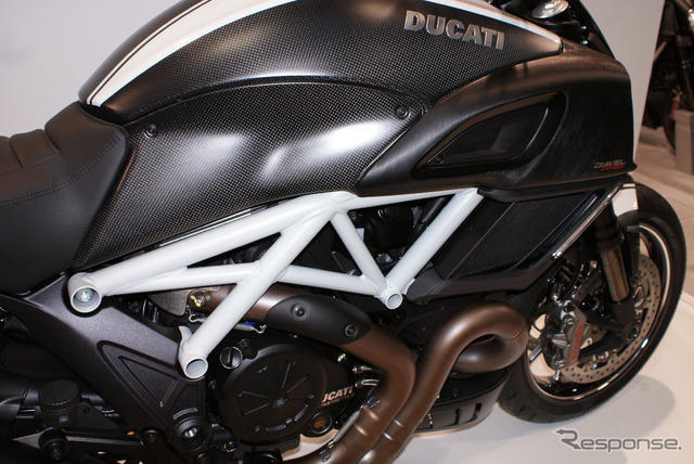 DIAVEL CARBON