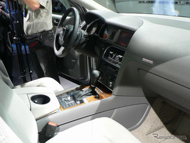 【フランクフルトモーターショー05】アウディ Q7 は新たなベンチマーク