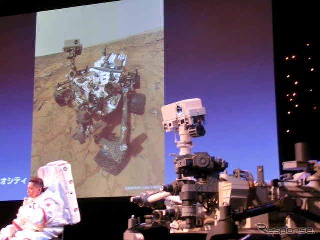 宇宙博2014 オフィシャルサポーターに就任した 爆笑問題。