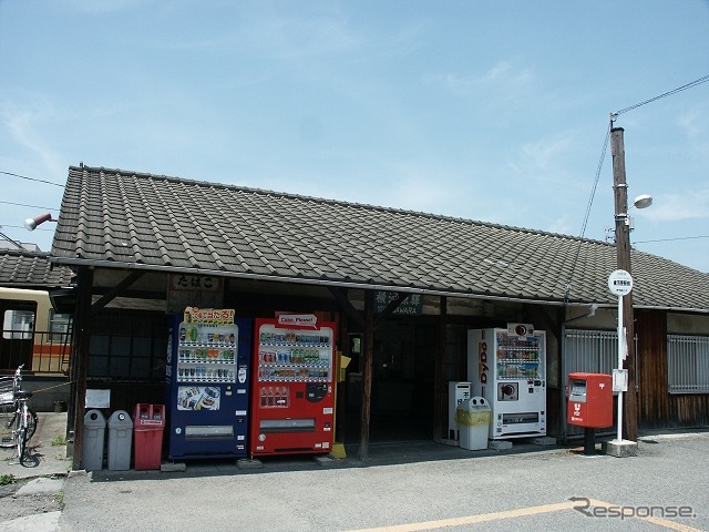 伊予鉄道横河原線の終点・横河原駅。「郊外電車1日乗車券」の発売額は松山市～横河原間の往復運賃より少し高い額になる。