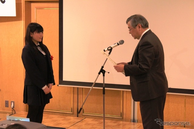 カーデザイン大賞(最優秀賞):『Smrat ~ smart × rat ~』高橋真奈美さん 女子美術大学付属高等学校2年