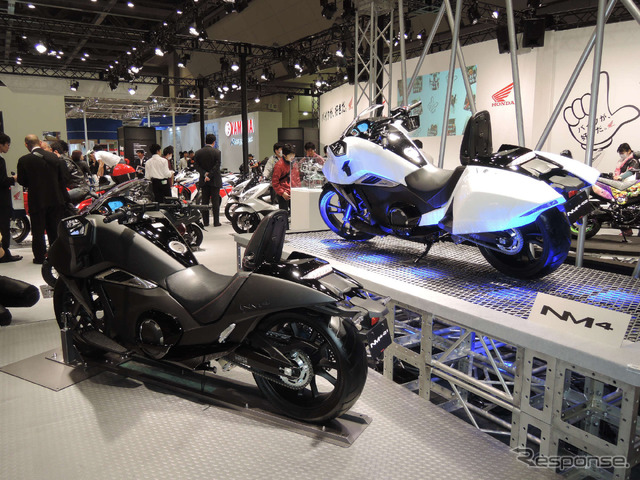 【東京モーターサイクルショー14】ホンダ NM4 の未来的デザインの理由