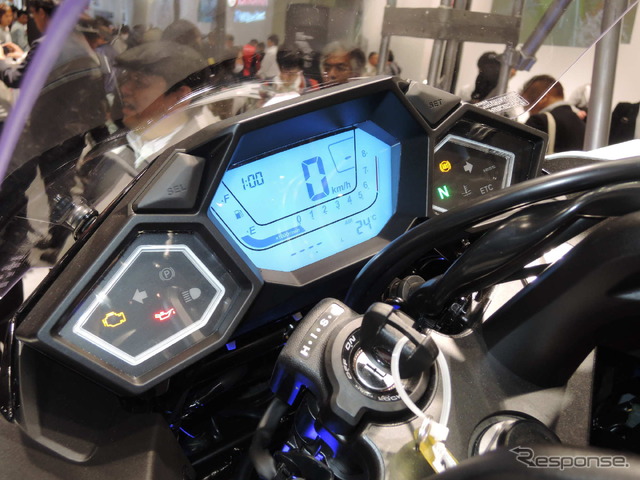 【東京モーターサイクルショー14】ホンダ NM4 の未来的デザインの理由