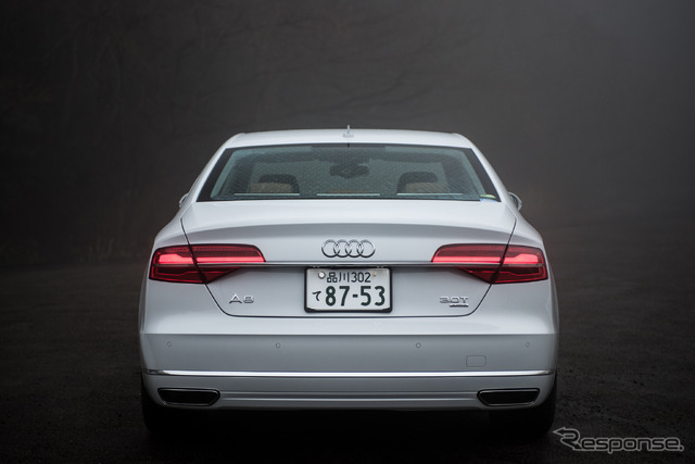 アウディ・A8 3.0 TFSI quattro