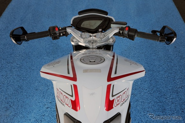 MVアグスタ ブルターレ800 ドラッグスター