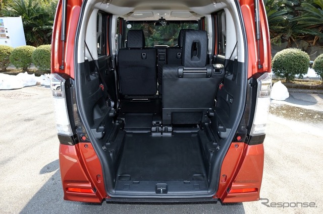 ホンダ N-BOX+ ダイブダウンさせることで後席はここまでコンパクトに収納できる