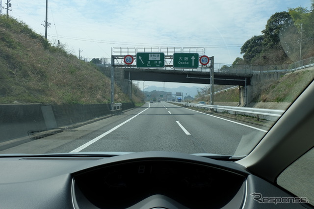 通行料の要らない高規格幹線道路のひとつ、名阪国道。延長約70km。